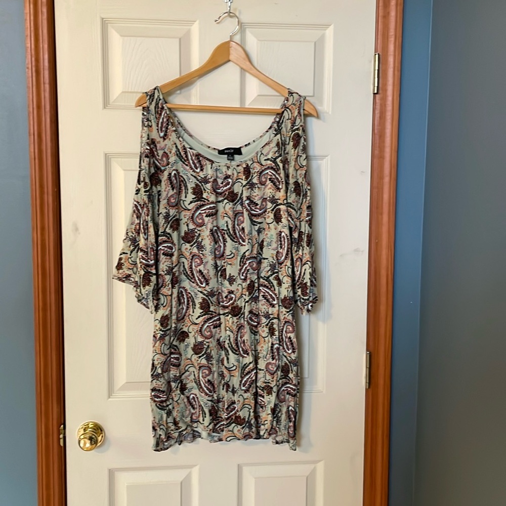 Paisley patterned cold shoulder dress size L